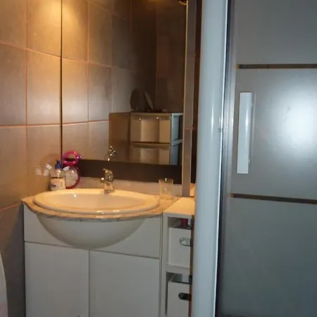 شقة Cosy Pour 4 Avec Terrasse, Piscine Et Parking Au Centre-port - Proche ! - Fr-1-723-69