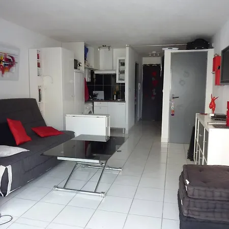 Cosy Pour 4 Avec Terrasse, Piscine Et Parking Au Centre-port - Proche ! - Fr-1-723-69 شقة آجد